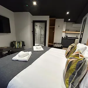 Crescent Place By Mansley 4*, Cheltenham United Kingdom